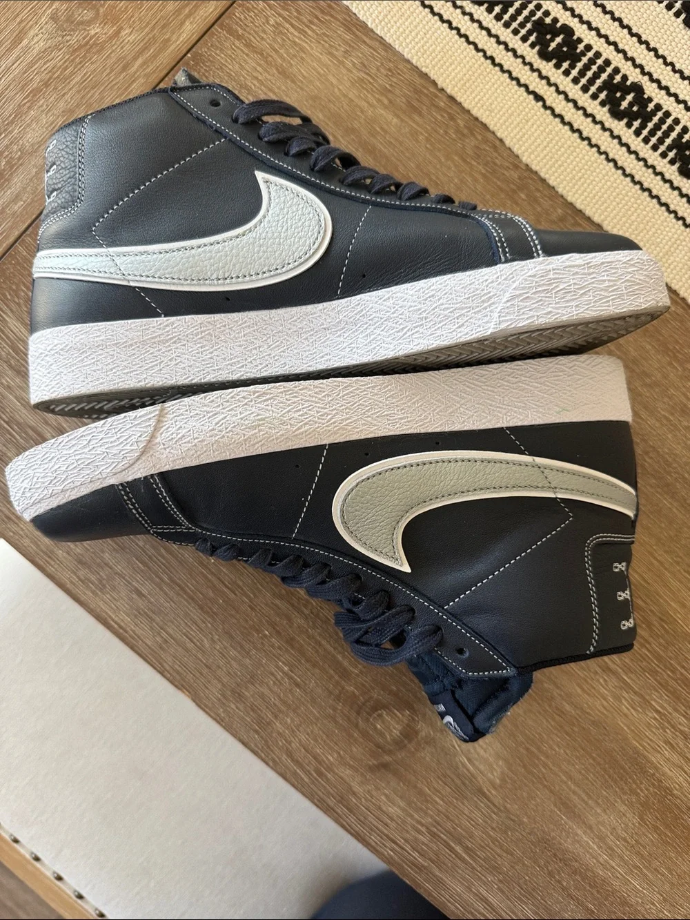 Nike SB Mason Silva Navy Blue High-Top Skate Sneakers with White Sole